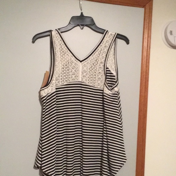 Still has tags American Ray tank top - Picture 3 of 3